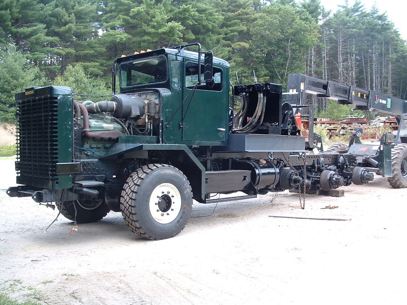 http://www.badgoat.net/Old Snow Plow Equipment/Trucks/Oshkosh Plow Trucks/Daryl Gushee's M-911/GW839H629-15.jpg